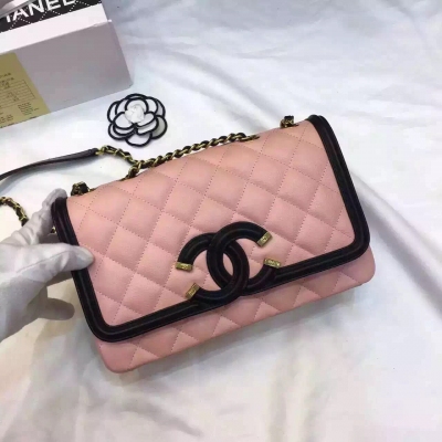 Chanel 2016專櫃最新 海外原單 牛皮 球紋 超級耐用手感超棒 古金色五金 底部可以隨意擠壓 配齊全套包裝---size28*17*7cm