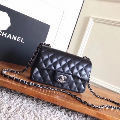 Chanel香奈兒 classic flat bag平紋羊皮口蓋包 經典菱格與翻蓋開合設計 銀扣20cm