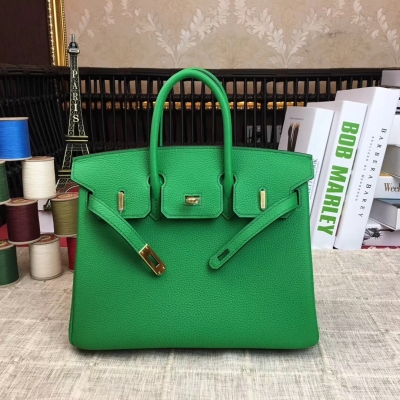 愛馬仕Hermes 經典款～【現貨】 BirKin25cm 原廠頂級進口小牛皮 全手工蜜蠟線縫製 老工匠手藝 細節完美無瑕疵 【竹綠】金銀扣