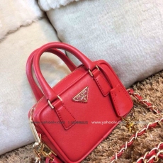 Prada 普拉達 Saffiano 最新款 十字紋極度mini金鏈 可手提可斜挎肩背女包 PR0095