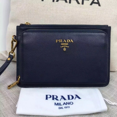 Prada 普拉達，新品上市手抓包，原版頭層皮，高端頂級古銅五金，名師設計，實用大方，完美版型，融合信封包，拉鍊包為一體，讓你愛不釋手，顏色，黑色，藍色，尺寸：26*17*3