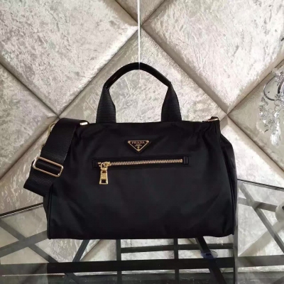 Prada BN1843 【黑色】原版防水尼龍布！簡單百搭！手提上肩斜挎一包三用！義大利制標，209代工！尺寸：33.5x22.5x15.5cm