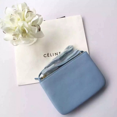 【Céline 三層包】Celine Trio三層包一推出就出現眾明星爭著搶背包身採用進口原版牛皮製造，柔韌性與細節處理非常到位可拆卸眾多顏色，哪一個才是你的歸屬？25*18*6