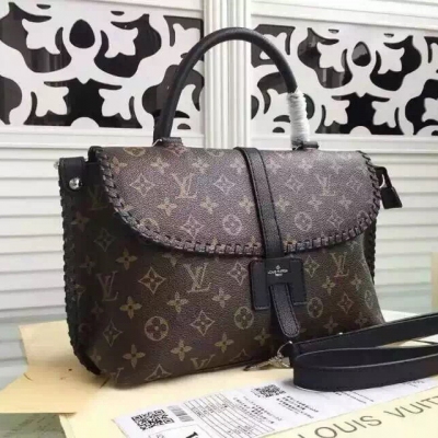 .Louis Vuitton 型號：40286原版黃皮、黑皮....尺寸：302010cm....當季精選迷人的款式..每個知性女人的憧憬 ..每個花季少女的夢想 ..獨家定制精湛的做工..性價比極高