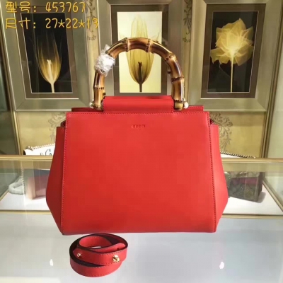 【GUCCI】十年打造專業GUCCI 市場頂級獨家控貨，專櫃品質  採用進口牛皮，原廠五金！精緻做工。獨家實物拍照品質如圖可見 。款號：453767。尺寸：27*22*13