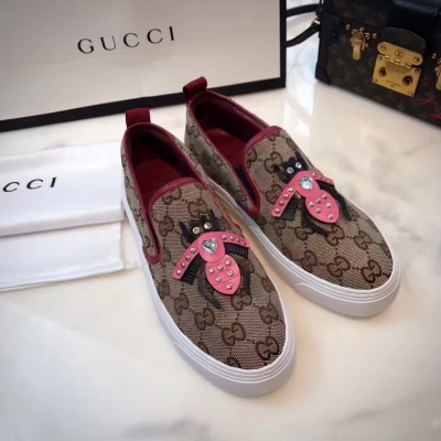 GUCCI 超高難度藝術品鞋履限量版！蜜蜂對稱版！超複雜純手工鞋面縫鑽工藝！慢工出細活！