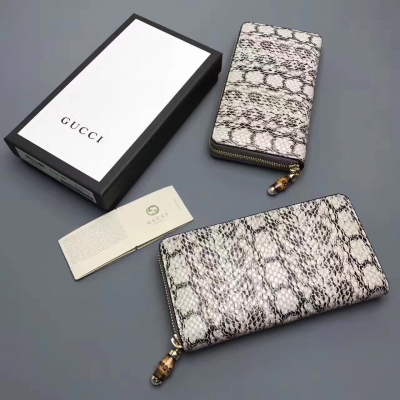 【GUCCI-古奇】十年打造專業GUCCI 市場頂級獨家控貨，專櫃品質 採用進口牛皮，原廠五金！精緻做工。獨家實物拍照品質如圖可見 。款號：453158