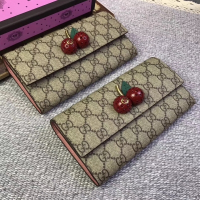 【GUCCI-古奇】十年打造專業GUCCI 市場頂級獨家控貨，專櫃品質 採用進口牛皮，原廠五金！精緻做工。獨家實物拍照 品質如圖可見 。款號：476055尺寸：19*10*2