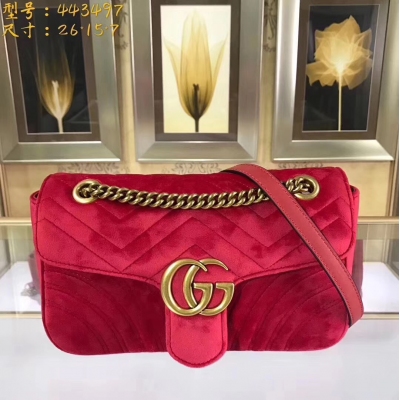 【GUCCI-古馳】 十年打造專業GUCCI 市場頂級獨家控貨， 專櫃品質 採用進口牛皮，原廠五金！精緻做工。 獨家實物拍照 品質如圖可見 。款號：443496。尺寸：大號31*19*7。中號26*15*7，小號22*1