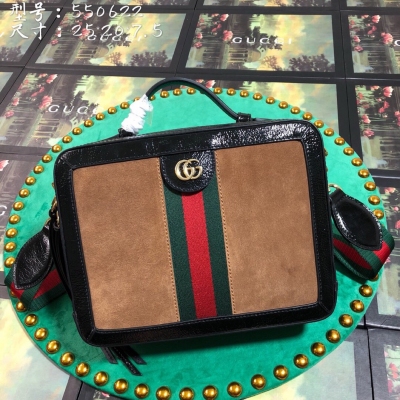 【Gucci古馳】Gucci 新款。市場頂級獨家控貨，專櫃品質 採用進口牛皮，原廠五金！精緻做工。 獨家實物拍照 品質如圖可見 。款號: 550622。尺寸：寬25*高20*側寬7.5