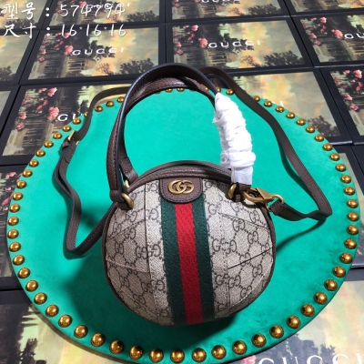 GUCCI古馳 十年打造專業GUCCI 市場頂級獨家控貨，專櫃品質 採用進口牛皮，原廠五金！精緻做工。 獨家實物拍照 品質如圖可見。款號：574794。尺寸：16*16*16。顏色：杏棕。