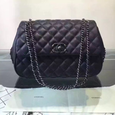 2016/17CHANEL 秋冬新款出貨，頂級進口皮，可肩背，手提，斜跨多功能，正品五金開模，精工細作，頂級做工 無可挑剔，現貨首發 尺寸28*18.5*12cm