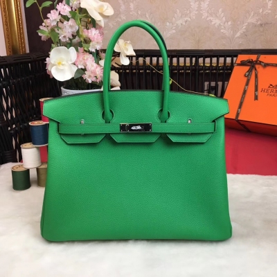 愛馬仕Hermes包包 經典款～【現貨】 BirKin35cm 原廠頂級進口小牛皮 全手工蜜蠟線縫製 老工匠手藝 細節完美無瑕疵 【竹綠】金銀扣