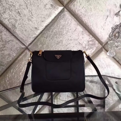 Prada BT0933【黑色】防水尼龍布配十字紋牛皮   單肩斜挎小包！175代工，義大利制標！方便實用！