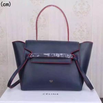 Celine Belt Bag  紐約曼哈頓已經到處可見最新的Belt bag蓋面此款手袋有點Trapeze的感覺，深受眾多明星厚愛，時尚又百搭，超模劉雯，奚夢瑤都在Show尺寸：28*24*17cm