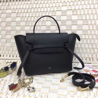 Celine Belt Bag 鯰魚包 紐約曼哈頓已經到處可見最新的Belt bag蓋面此款手袋有點Trapeze的感覺，上身效果特別好深受眾多明星厚愛，時尚又百搭尺寸：27cm belt