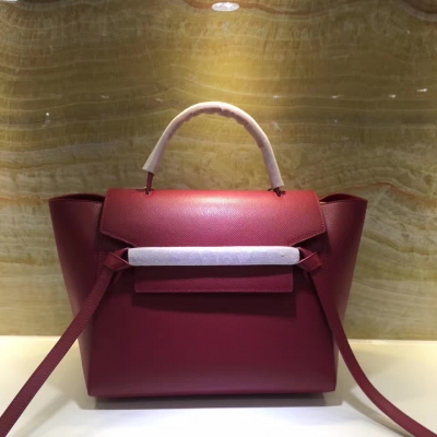 Celine Belt Bag 鯰魚包 紐約曼哈頓已經到處可見最新的Belt bag蓋面此款手袋有點Trapeze的感覺，上身效果特別好深受眾多明星厚愛，時尚又百搭尺寸：27cm belt