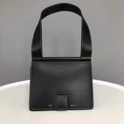 Celine Tab bag 2018主推爆款 方正硬朗的骨架簡潔復古的線條側邊是優雅的風琴包設計散發出上世紀的摩登復古氣質 手提斜挎尺寸：25*20*13CM