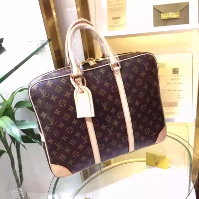 男士休閒手提公事包【louis vuitton-路易威登】氣質回歸，低調又不失品位，成功男士首選，原版皮材質，實物拍攝。尺寸：41X31X7