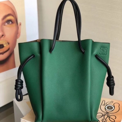 2018新款Loewe羅意威 Flamenco Knot Tote Bag，容量大，簡約、大方，是外出及上班的首選 尺寸：袋口長度36-?長24-高度30-厚度12cm 型號061803