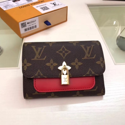 Louis Vuitton 新品！【LV頂級原單】M62568黑色 路易威登此款Flower Compact錢夾的設計優雅柔美，以兩個路易威登經典標誌裝飾：Monogram花卉及掛鎖。採用Monogram帆布製作，綴以一