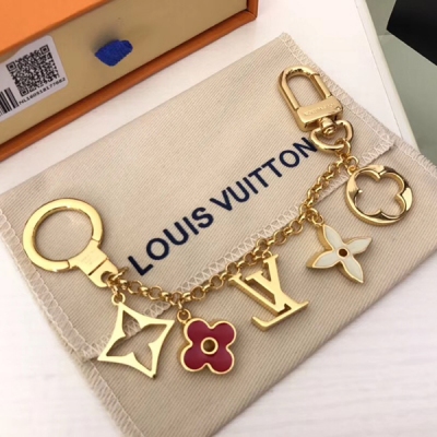 【LV路易威登頂級原單】M65111包飾鏈 Louis Vuitton Fleur de Monogram 包飾鏈彰顯了 Monogram 設計的標誌性特點。與任意路易威登手袋搭配，盡顯低調迷人魅力。包裝:配包裝盒