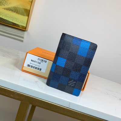 LV LOUIS VUITTON路易威登 N60158 蘭色！馬賽克！袋裝萬用錢包材料Damier Graphite ！2020春季系列，這款袋裝萬用錢包以Damier Graphite Pixel塗層帆布製作。充滿未來