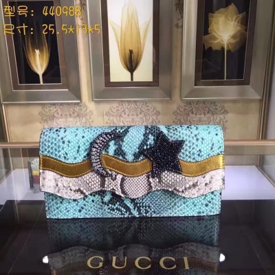 原單【GUCCI-古奇】十年打造專業GUCCI   市場頂級獨家控貨，專櫃品質  採用進口牛皮，原廠五金！精緻做工。獨家實物拍照品質如圖可見 。款號：440988。尺寸：25.5*13*5