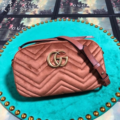 【Gucci古馳】Gucci新款。市場頂級獨家控貨，專櫃品質 採用進口牛皮，原廠五金！精緻做工。獨家實物拍照 品質如圖可見。款號: 443497。尺寸：寬26*高9.5*側寬7。