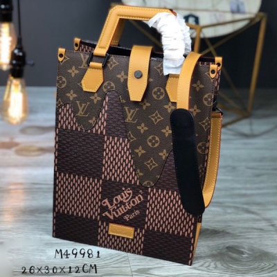 LOUIS VUITTON LV路易威登 頂級原單 官方新款 豎款購物袋 M49981 尺寸：26×30×12CM