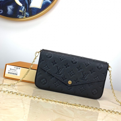 LV LOUIS VUITTON 路易威登 M64064 黑色壓花！POCHETTE FéLICIE 鏈條包 由Monogram Empreinte牛皮面料裁制而成的Pochette Félicie 鏈條包內含兩個可脫卸口