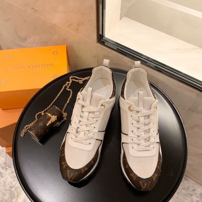 LOUIS VUITTON LV路易威登 2020ss新款Runaway運動鞋經典色系新色同步發售！原版墊腳內增高有6.5cm！默默增高秒變大長腿！外觀上絲毫看不出來，腳感舒適又百搭！材料全部按原版定制！牛皮面/羊皮裡！