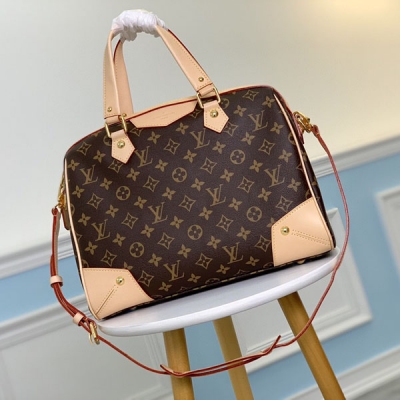 LOUIS VUITTON LV路易威登 頂級原單 M40325 M40324這款Retiro 手袋以標誌性的LV老花面料製成，搭配奢華的黃皮飾邊，經典永恆。優雅低調的外形設計和寬敞的包身更加入了實用性。使用說明：- LV