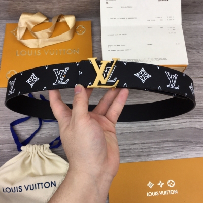 LOUIS VUITTON LV路易威登腰帶 新品 寬度40毫米 此款腰帶雙面可用 經典波浪紋啞色搭扣 腰帶面採用原廠絲滑（黑灰）小牛皮搭配刺繡新工藝 底採用原廠柔軟小牛皮 質感超好