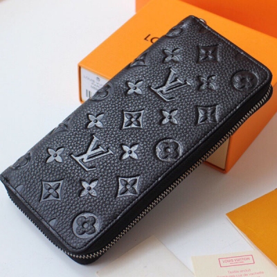 LOUIS VUITTON LV路易威登 ZIPPY 拉鍊豎款錢夾 M69049原單 為柔軟 Taurillon 皮革壓印 Monogram 圖案，內設各式卡位、口袋及大號拉鍊零錢隔層，成就充裕容量的同時亦可輕鬆置於多數夾