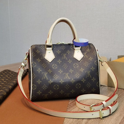 LOUIS VUITTON LV路易威登 MX版本 - M41113 以標誌性的 Monogram 帆布製成且擁有多種攜帶方式的 Speedy 手袋將現代時尚與經典風格結合在一起，流露出無盡奢華之感。Size:25*19*