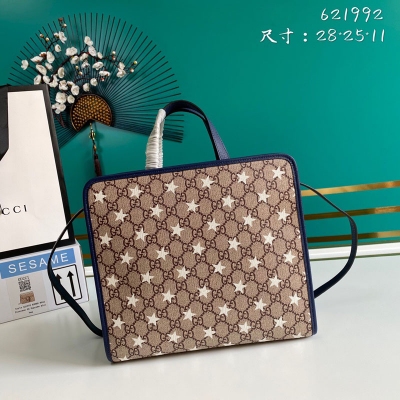 GUCCI古馳 新款。市場頂級獨家控貨，專櫃品質 採用進口牛皮，原廠五金！精緻做工。獨家實物拍照品質如圖可見。款號: 612992。尺寸：寬28*高25*側寬11。顏色：藍色/滿星