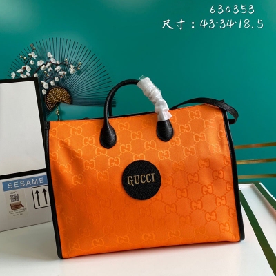 GUCCI古馳 新款。市場頂級獨家控貨，專櫃品質 採用進口牛皮，原廠五金！精緻做工。獨家實物拍照品質如圖可見。款號: 630353。尺寸：寬43*高34*側寬18.5。