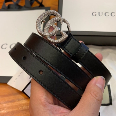 GUCCI古奇新款皮带2.0cm，不锈钢镶嵌施华洛世奇皮带扣，正面进口顶级水晶南非小牛皮，手感细致滑嫩，奢华高档，专柜复刻!我们的皮带越来越精美，追求完美的步伐永不停止