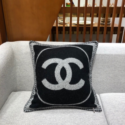 CHANEL香奈兒 新款 羊毛抱枕 面料：90%羊毛10%羊絨 尺寸：50*50cm