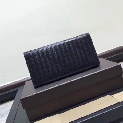 BOTTEGA VENETA BV 原單 5827經典翻折拉鍊款錢包，義大利原廠胎牛，柔軟細膩純手工編織，胎牛有手指劃痕介意者慎購19X9.5cm