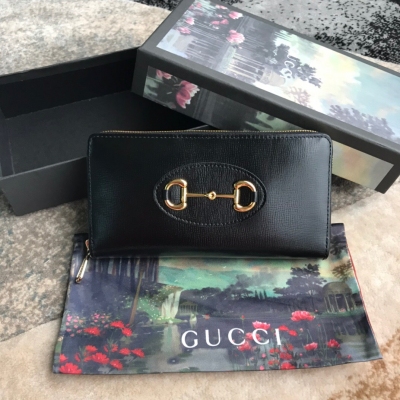 Gucci古馳 1955大包爆火之後就好多人在等著它出皮夾，這一系列著實好看，GG黑皮、復古五金、耐看又顯檔次，長夾作為手包也可以。款號：621889 黑皮，尺寸：19*10*4cm