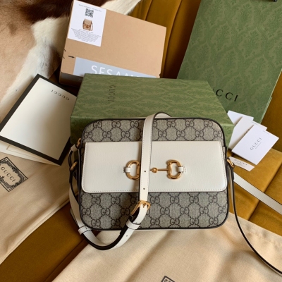 GUCCI古馳 原廠皮 義大利創作645454 GUCCi 1955 馬?扣銜?手提包採用圓?造頂?型．由GG supreme高級人?帆造?布和皮革精心制?而作?成．該系列承襲?次初?使用的設計細節．由雙環和?條長?形元素