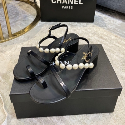 CHANEL香奈兒 小香2021早春新品 市場最高版 最火珍珠裝飾涼鞋！同原版：複製！非市場普通版本。面料：羊皮 內裡：羊皮裡墊 跟高：4cm 大底：義大利皮底 碼數：35-39