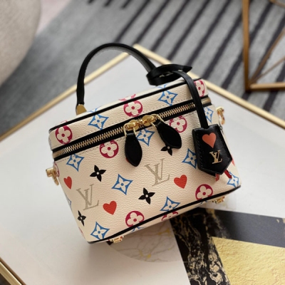 LOUIS VUITTON LV路易威登 頂級原單配套專櫃包裝 Cannes 帶鎖鏈條化妝包 型號M57482 黑色 尺寸：14×19×10CM