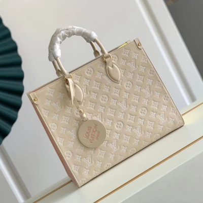 LOUIS VUITTON LV 路易威登 M45595 M46060 M46128本款 OnTheGo 手袋取材 Monogram Empreinte 牛皮革，其經典 Monogram 圖案先後經過