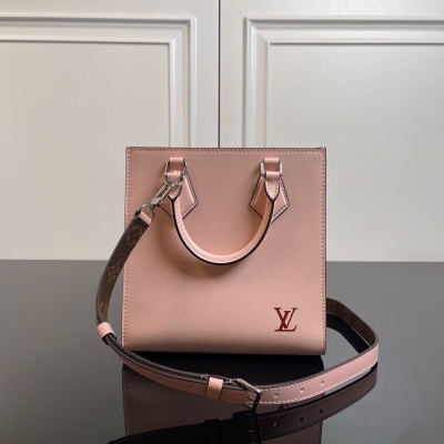 LOUIS VUITTON LV路易威登 M58660粉色 頂級原單 新款琴譜包 Sac Plat BB 手袋融合 Epi 粒面皮革和絲滑小牛皮襯料，展現品牌經典 Sac Plat 手袋的靈感啟發。可