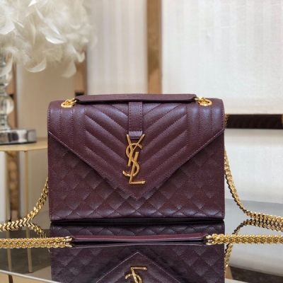 Yves Saint Laurent YSL聖羅蘭 全套包裝！ENVELOPPE中號信封包，經典就是永恆 採用魚子醬牛皮非常耐磨 V形紋和菱形紋混合絎縫包縫 四種背法:單鏈背，雙鏈背，斜挎背，流浪背。實用性超贊！型號：392739，尺寸：2