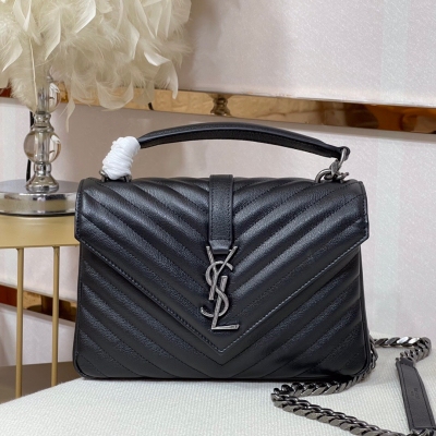 YSL Yves Saint laurent聖羅蘭 Monogram college 黑色銀扣 24cm萬年款郵差包，火辣辣的勁爆款24Cm，街拍神器，眾多明星好萊塢女神的首選款式，怎麼搭都好看、怎麼搭都毫無違和感、搭配休閒著裝顯得隨性帥氣