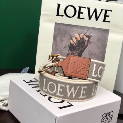 Loewe羅意威 棕色 Anagram 提花雙面刺繡肩帶 秋冬玩出新花樣，爆款頻出，時尚感Max！肩帶長度：1050-40mm（調節長度）